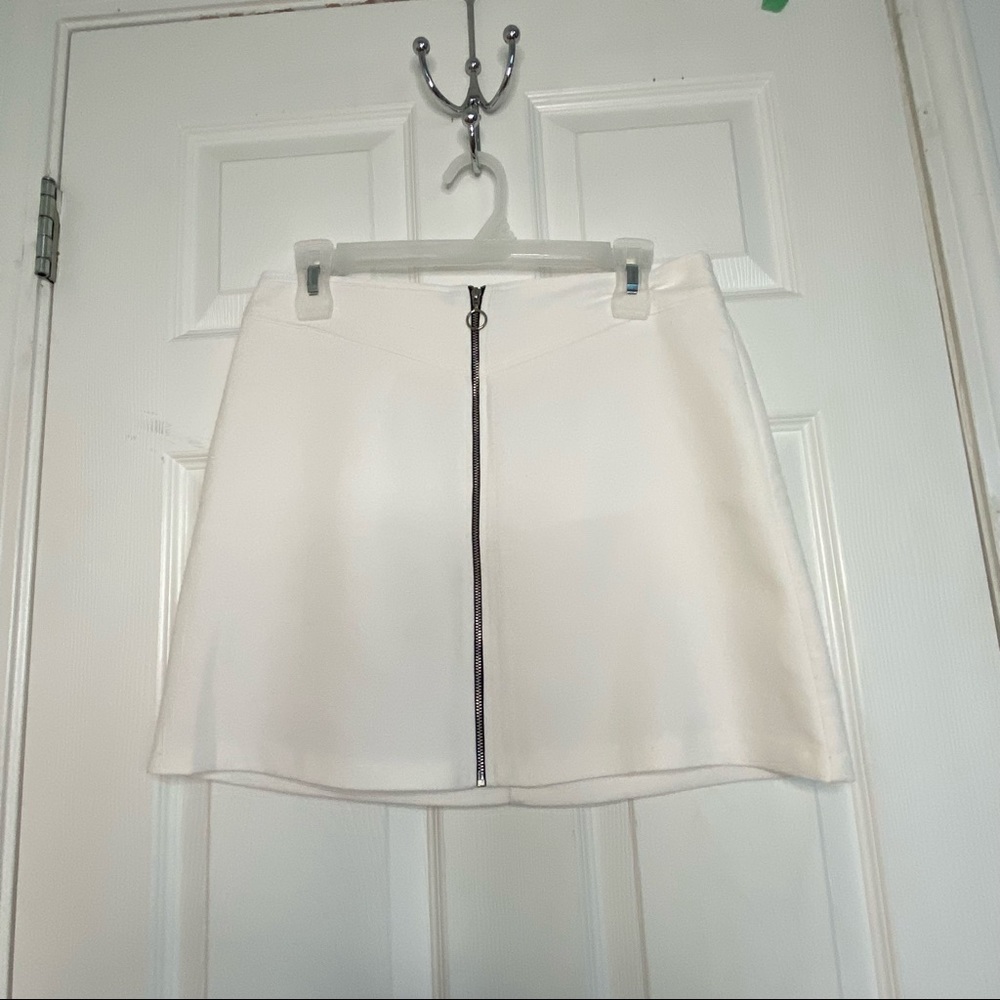 ✨ White Zipper A-line skirt